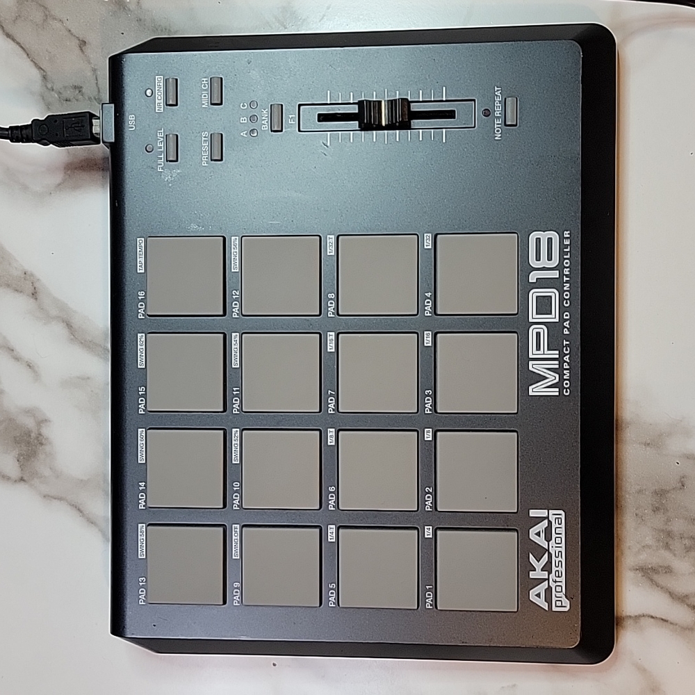 Akai MPD18 drum trigger
